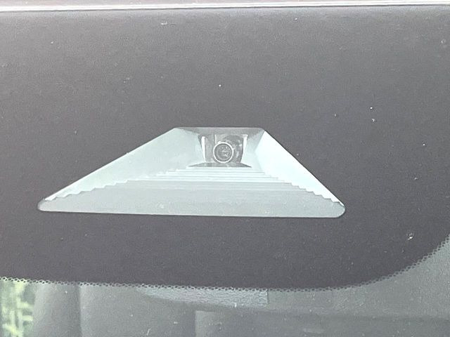 �y�z���_�Z���V���O�z���s���ɑO���̎ԗ�����F�����A�Փ˂������Ȏ��͌x��ƃu���[�L�ŏՓˉ���Ɣ�Q�y�����A�V�X�g�B�����S�Ƀh���C�u�����y���݂��������܂��B