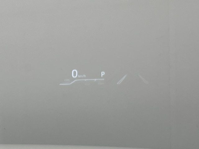 �y�J���[�w�b�h�A�b�v�f�B�X�v���C�z���݂̑��x�⑖�s�����f�W�^���\���ŉ^�]�ȑO���̃K���X�ɓ��e!�J���[�t���Ŏ��F���������A�^�]���ڐ������炳���K�v�ȏ����m�F�ł���̂łƂ��Ă��֗��ň��S!