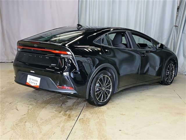 プリウス2.0 G E-Four 4WD