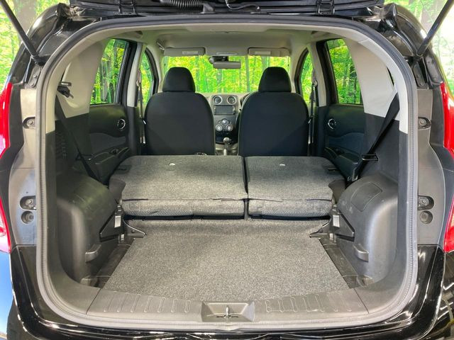 ���i�̂���������ʋ΁A���}���ɏ\���ȉ׎��X�y�[�X���m�ۂ��Ă���܂��B�Z�J���h�V�[�g��|���ƁA�傫�ȉו��̐ύڂ��\�ł���