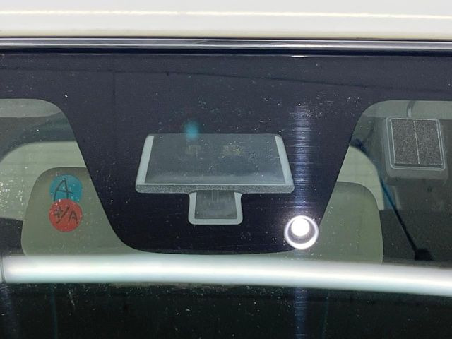 �y�Փˌy�����u�z���s���ɑO���̎ԗ�����F�����A�Փ˂������Ȏ��͌x��ƃu���[�L�ŏՓˉ���Ɣ�Q�y�����A�V�X�g�B�����S�Ƀh���C�u�����y���݂��������܂��B