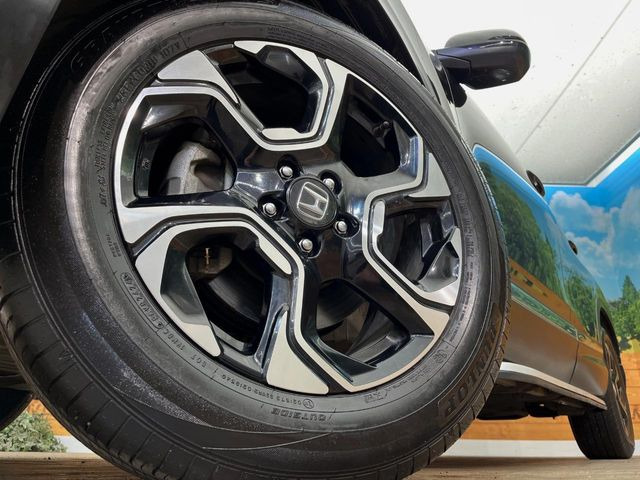 �y�����A���~�z�C�[���z�O�ςɃ}�b�`���������A���~�z�C�[���𑕒����Ă���܂��B�e��ЊO�A���~�z�C�[����A�X�^�b�h���X�^�C�����戵�����Ă���܂��B���񂲑��k����������