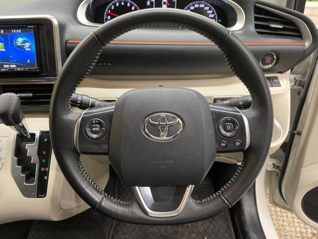 �y�g���^�Z�[�t�e�B�Z���X�z���s���ɑO���̎ԗ�����F�����A�Փ˂������Ȏ��͌x��ƃu���[�L�ŏՓˉ���Ɣ�Q�y�����A�V�X�g�B�����S�Ƀh���C�u�����y���݂��������܂��B