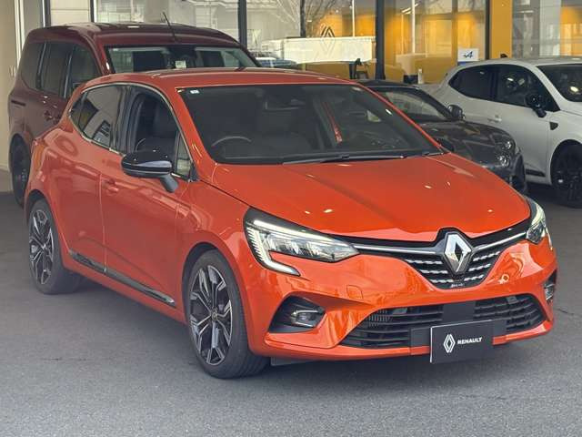 ���̈���ŁAWLTC���[�h��17.0km/L�ƁA��R��������B�G�N�X�e���A�́A�Ȑ��݂̂Ńf�U�C�����ꂽ��ヂ�f���̊��\�I�Ń_�C�i�~�b�N�ȃt�H�������p�����Ȃ���A