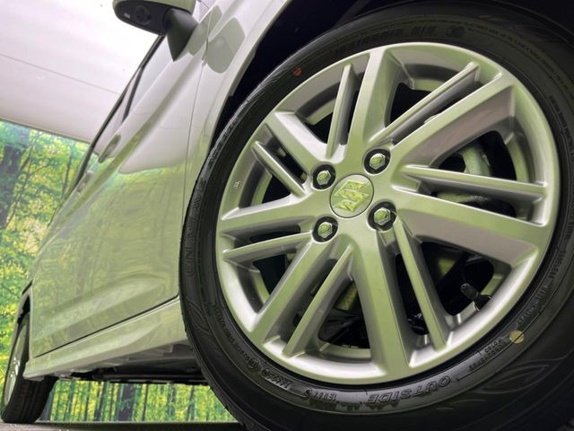 �y����15�C���`�A���~�z�C�[���z�O�ςɃ}�b�`���������A���~�z�C�[���𑕒����Ă���܂��B�e��ЊO�A���~�z�C�[����A�X�^�b�h���X�^�C�����戵�����Ă���܂��B���񂲑��k����������