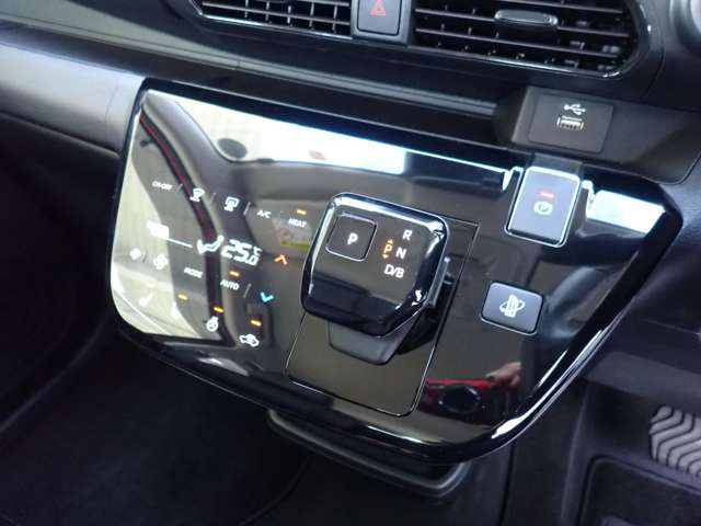 ���d���V�t�g!�����I�ő��삵�₷���O�㑀��̓d���V�t�g���̗p�B�]���̃V�t�g���o�[�Ԃ����芷��������ɂ��킩��₷���Ȃ��Ă��܂���