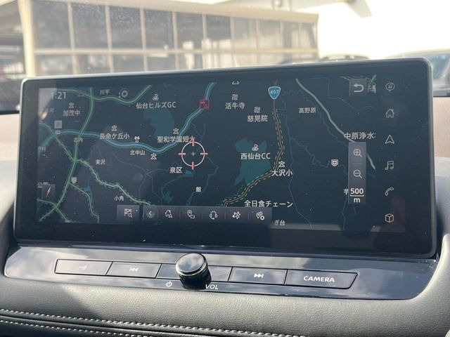 �y����12.3�C���`�i�r�z�l�C�̏����i�r�𑕔����Ă���܂��B�i�r�̂��₷���͂������A�I�[�f�B�I�@�\���[��!�L�����v�◷�s�͂������A�ʋ΂┃�����ȂǕ��i�̃h���C�u���y�����Ȃ�͂���