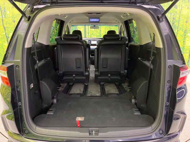 ���i�̂���������ʋ΁A���}���ɏ\���ȉ׎��X�y�[�X���m�ۂ��Ă���܂��B�Z�J���h�V�[�g��|���ƁA�傫�ȉו��̐ύڂ��\�ł���