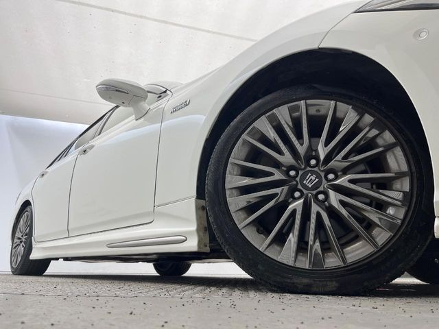 �y����18�C���`�A���~�z�C�[���z�O�ςɃ}�b�`���������A���~�z�C�[���𑕒����Ă���܂��B�e��ЊO�A���~�z�C�[����A�X�^�b�h���X�^�C�����戵�����Ă���܂��B���񂲑��k����������