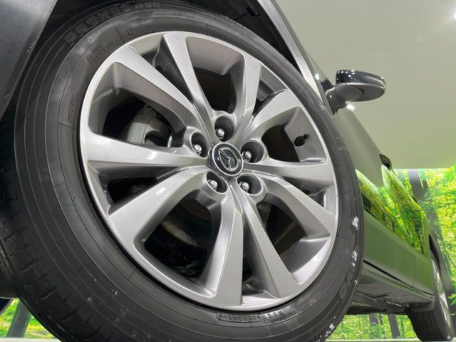 �y����18�C���`�A���~�z�C�[���z�O�ςɃ}�b�`���������A���~�z�C�[���𑕒����Ă���܂��B�e��ЊO�A���~�z�C�[����A�X�^�b�h���X�^�C�����戵�����Ă���܂��B���񂲑��k����������