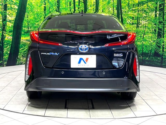 安心の最長10年・走行無制限保証(有償)をご用意。保証内容も充実はもちろん、無料点検&オイル交換や、年中無休の全国・24時間ロードサービスも付帯されておりますのでご安心下さい。