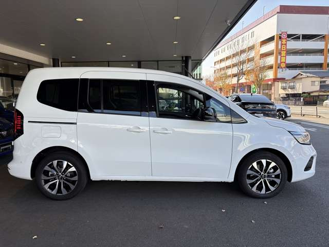 �f�B�[�[���G���W�����f���́A�R���R��ƂȂ�19.6km/L(WLTC)�ւƌ���B