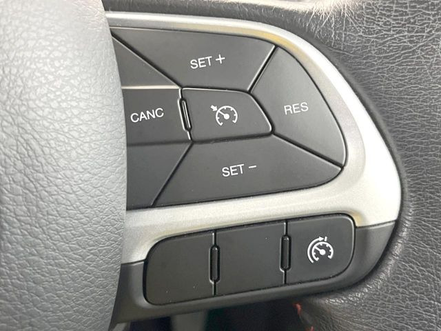 ���I�[�g�N���[�Y�R���g���[��:�������H�⎩���Ԑ�p���H���ɂāA�葬���q���\�ƂȂ�֗��ȋ@�\�ł��B�������ړ��̍ۂł����ɂ����֗��ɂ��g�����������܂���