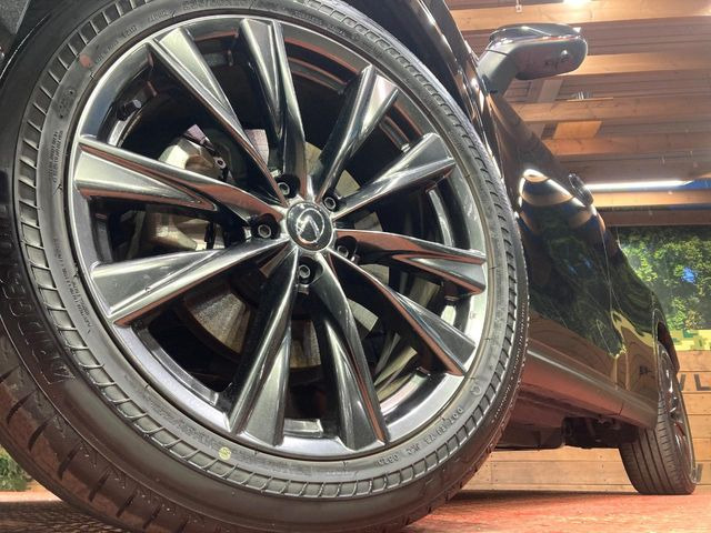 �y����20�C���`�A���~�z�C�[���z�O�ςɃ}�b�`���������A���~�z�C�[���𑕒����Ă���܂��B�e��ЊO�A���~�z�C�[����A�X�^�b�h���X�^�C�����戵�����Ă���܂��B���񂲑��k����������