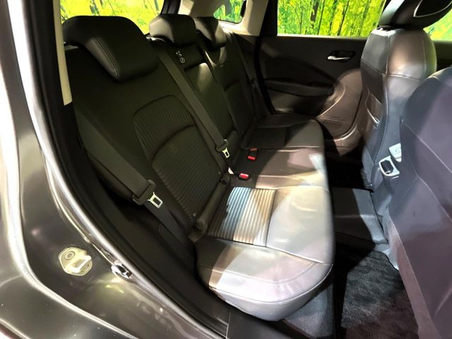 �R���p�N�g�J�[�ł����A�Z�J���h�V�[�g�͏\���ȍL����������K�ɂ���肢�������܂���V�[�g��|���đ傫�ȉו���ς񂾂�ƁA�p�r�̕����L��1��ł��B