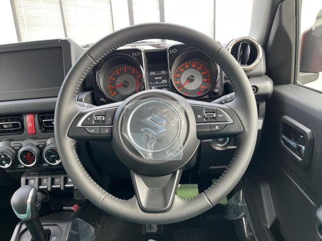 �y�����v�����X�e�A�����O�z�㎿�Ȋv���g�p���邱�ƂŁA��ɂ����������݂ƂĂ��^�]���₷���n���h���ł���