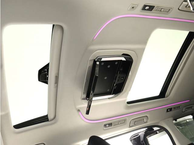 ヴェルファイアハイブリッド 2.5 ZR E-Four 4WD