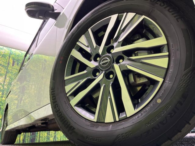 �y����16�C���`�A���~�z�C�[���z�O�ςɃ}�b�`���������A���~�z�C�[���𑕒����Ă���܂��B�e��ЊO�A���~�z�C�[����A�X�^�b�h���X�^�C�����戵�����Ă���܂��B���񂲑��k����������