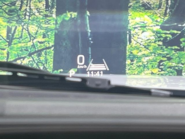 �y�w�b�h�A�b�v�f�B�X�v���C�z���݂̑��x�⑖�s�����f�W�^���\���ŉ^�]�ȑO���̃K���X�ɓ��e!�^�]���A�ڐ������炳���K�v�ȏ����m�F�ł���̂łƂ��Ă��֗��ň��S!