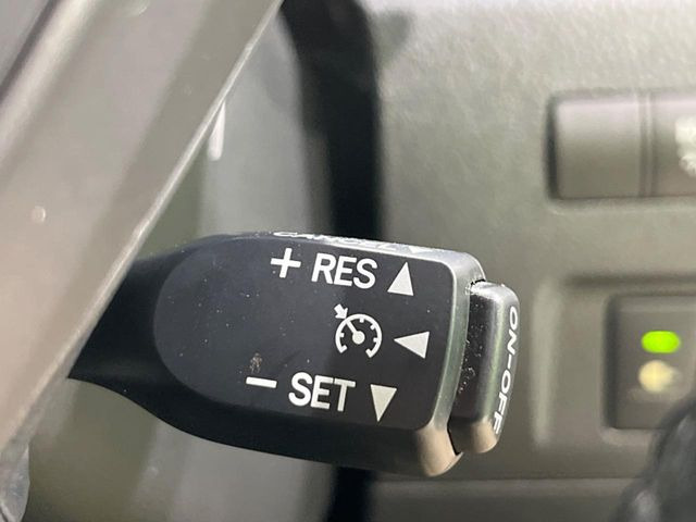 �y�N���[�Y�R���g���[���z�������H�����N���N���s�B�A�N�Z���𗣂��Ă���葬�x�ő��s���ł��A�������^�]���̕��S���y��!�����E�������ȒP�ȃX�C�b�`����Œ����ł��܂��B