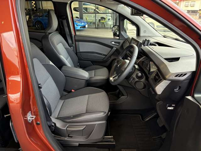 ���S�����ł́A���m�[�̓��{�������f���ł͏��ƂȂ�G�}�[�W�F���V�[���[���L�[�v�A�V�X�g�A�u���C���h�X�|�b�g�C���^�[�x���V�������܂ށA���ʂȐ�i�̉^�]�E���Ԏx���V�X�e����������B