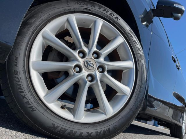 �y����17�C���`�A���~�z�C�[���z�O�ςɃ}�b�`���������A���~�z�C�[���𑕒����Ă���܂��B�e��ЊO�A���~�z�C�[����A�X�^�b�h���X�^�C�����戵�����Ă���܂��B���񂲑��k����������