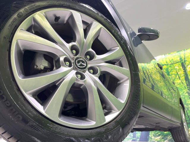 �y����18�C���`�A���~�z�C�[���z�O�ςɃ}�b�`���������A���~�z�C�[���𑕒����Ă���܂��B�e��ЊO�A���~�z�C�[����A�X�^�b�h���X�^�C�����戵�����Ă���܂��B���񂲑��k����������