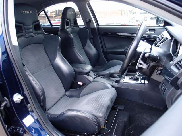 RECARO���n�[�t���U�[�Z�~�o�P�b�g�V�[�g�����B�؂��ڗ��悤�ȎC���������܂���B����]�ɉ����Đl�C��BRIDE���X�|�[�c�V�[�g�������ȋ��z�ɂĉ�����t���\�ł��B���C�y�ɂ����k�������܂�