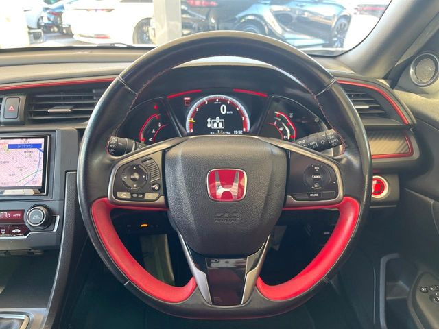 �y�����v�����X�e�A�����O�z�㎿�Ȋv���g�p���邱�ƂŁA��ɂ����������݂ƂĂ��^�]���₷���n���h���ł���