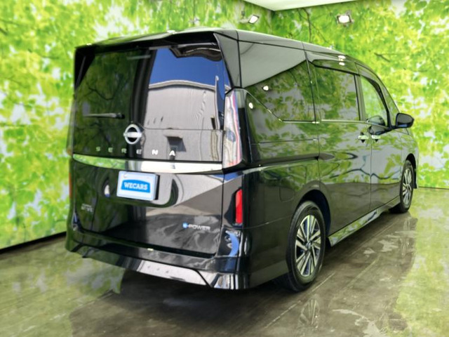 セレナ1.4 e-POWER ハイウェイスターV