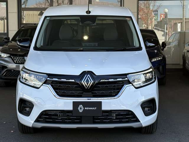 �V�����Ƃ��āA17�C���`�A���C�z�C�[���A����܂ł��傫���O���t�B�b�N���V�����Ȃ���10�C���`�f�W�^���C���X�g�D�����g�p�l���A