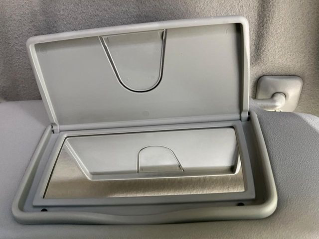 �y�o�j�e�B�~���[�z�T���o�C�U�[���ɐݒu���ꂽ�~���[�Őg�����Ȃ݃`�F�b�N!������Ƃ������C�N�����ɂ����􂵂܂���