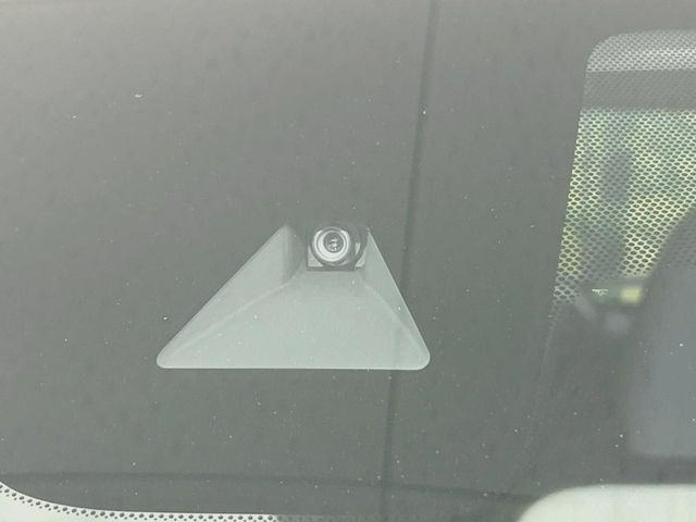 �y�C���e���W�F���g�G�}�[�W�F���V�[�u���[�L�z�t�����g�J�����őO���̎ԗ�����s�҂����m�B�Փ˂������Ȏ��͏Փ˔�Q�y���u���[�L���쓮�A�Փˉ�����T�|�[�g�B�����S�Ƀh���C�u�����y���݂��������܂��B