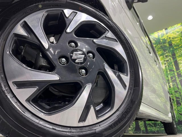 �y����15�C���`�A���~�z�C�[���z�O�ςɃ}�b�`���������A���~�z�C�[���𑕒����Ă���܂��B�e��ЊO�A���~�z�C�[����A�X�^�b�h���X�^�C�����戵�����Ă���܂��B���񂲑��k����������