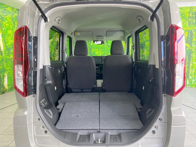 ���i�̂���������ʋ΁A���}���ɏ\���ȉ׎��X�y�[�X���m�ۂ��Ă���܂��B�Z�J���h�V�[�g��|���ƁA�傫�ȉו��̐ύڂ��\�ł���