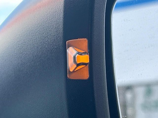 �y�����r�[�N���f�B�e�B�N�V�����z���s���A�h�A�~���[�̎��p�ɂȂ�₷���ӏ��Ɍ㑱�Ԃ��ڋ߂���ƃT�C�h�~���[�t�߂Ɍx����\���A�h���C�o�[�ɒ��ӊ��N�ƁA����̍ۂ̓n���h��������A�V�X�g�����܂��B