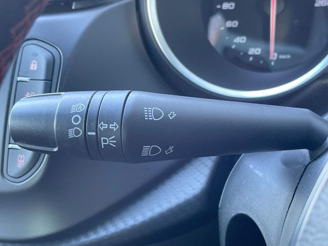 ���I�[�g�N���[�Y�R���g���[��:�������H�⎩���Ԑ�p���H���ɂāA�葬���q���\�ƂȂ�֗��ȋ@�\�ł��B�������ړ��̍ۂł����ɂ����֗��ɂ��g�����������܂���