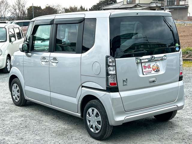 ���X�ł͌y�����Ԃ��畁�ʎԂ܂ŕ��L���I�[�����[�J�[�̎Ԏ�E�F�E�O���[�h��L�x�ɑ����Ă���܂��B