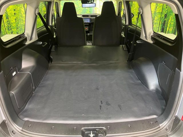 ���i�̂���������ʋ΁A���}���ɏ\���ȉ׎��X�y�[�X���m�ۂ��Ă���܂��B�Z�J���h�V�[�g��|���ƁA�傫�ȉו��̐ύڂ��\�ł���