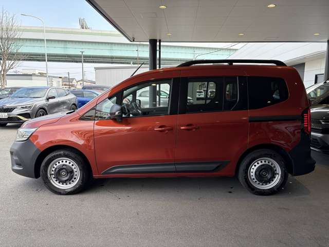 �`�󂪌������ꂽ�t�����g�V�[�g�͈���傫���Ȃ�A�T�|�[�g��������B