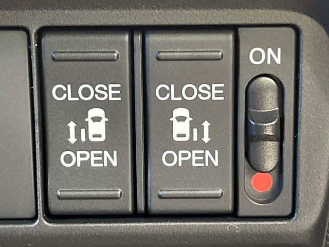 �y�����p���[�X���C�h�h�A�z�X�}�[�g�L�[��^�]�Ȃ̃X�C�b�`�Ō�ȗ����X���C�h�h�A�̊J���\���d��������͂����ăh�A���J����K�v�������A�����Ȃ��q�l�ł��ȒP�ɊJ���߂ł����K�ł���