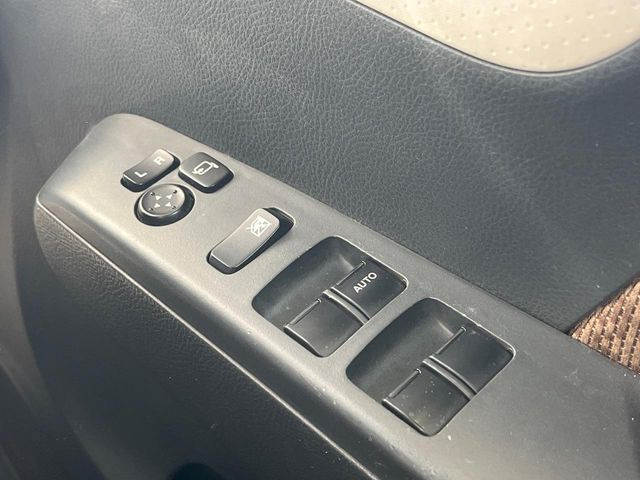 �y�d���i�[�~���[�z�T�C�h�~���[�͓d���i�[���ƂȂ��Ă���A�������ԏ�ł��L�Y�������X�N��}�����܂��B