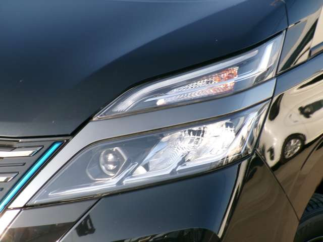 セレナ1.2 e-POWER ハイウェイスターV アーバンクロム