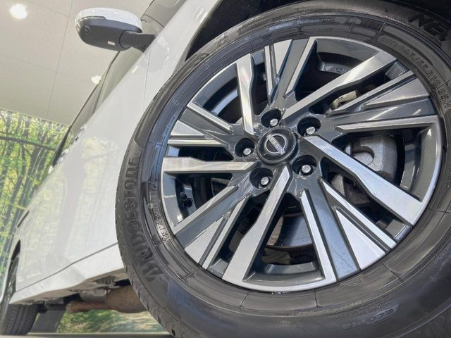 �y����16�C���`�A���~�z�C�[���z�O�ςɃ}�b�`���������A���~�z�C�[���𑕒����Ă���܂��B�e��ЊO�A���~�z�C�[����A�X�^�b�h���X�^�C�����戵�����Ă���܂��B���񂲑��k����������