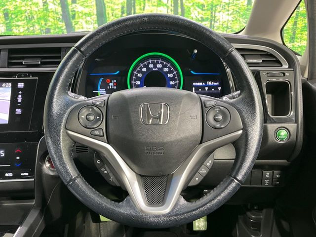 �y�����v�����X�e�A�����O�z�㎿�Ȋv���g�p���邱�ƂŁA��ɂ����������݂ƂĂ��^�]���₷���n���h���ł���