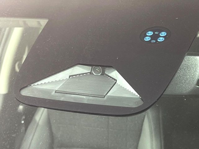 �y�z���_�Z���V���O�z���s���ɑO���̎ԗ�����F�����A�Փ˂������Ȏ��͌x��ƃu���[�L�ŏՓˉ���Ɣ�Q�y�����A�V�X�g�B�����S�Ƀh���C�u�����y���݂��������܂��B