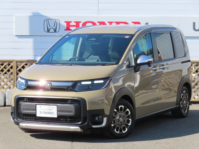 フリード1.5 e:HEV クロスター