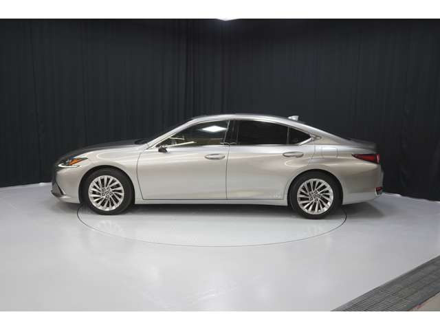 ES300h バージョンL