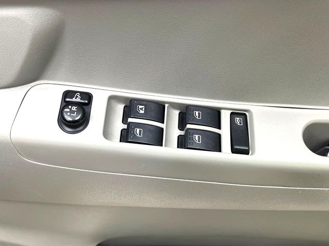 �y�d���i�[�~���[�z�T�C�h�~���[�͓d���i�[���ƂȂ��Ă���A�������ԏ�ł��L�Y�������X�N��}�����܂��B