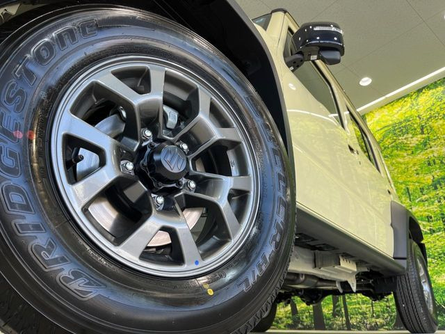 �y����15�C���`�A���~�z�C�[���z�O�ςɃ}�b�`���������A���~�z�C�[���𑕒����Ă���܂��B�e��ЊO�A���~�z�C�[����A�X�^�b�h���X�^�C�����戵�����Ă���܂��B���񂲑��k����������